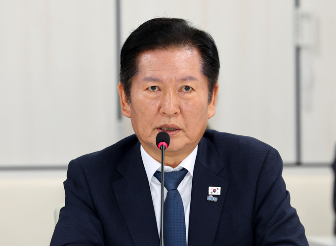 정청래 더불어민주당 대표가 18일 오전 광주광역시청 중회의실에서 열린 민주당-광주시 예산정책협의회에서 발언하고 있다. (사진=연합뉴스)