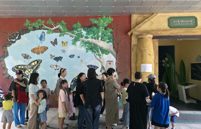 군포시 초막골생태공원 반딧불이 특별 체험 행사. (사진=군포시 제공)