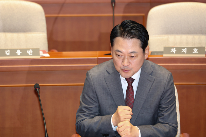 장동혁 국민의힘 대표가 지난 19일 국회에서 열린 의원총회에 입장해 있다. (사진=연합뉴스)