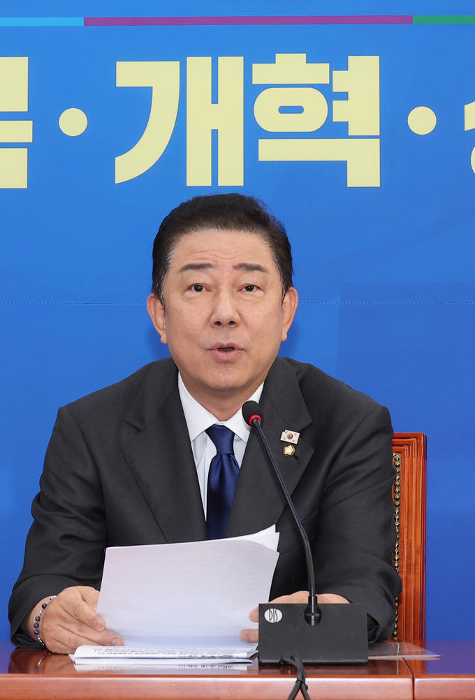 김병기 더불어민주당 원내대표가 21일 국회에서 취임 100일 기자간담회를 하고 있다. (사진=연합뉴스)