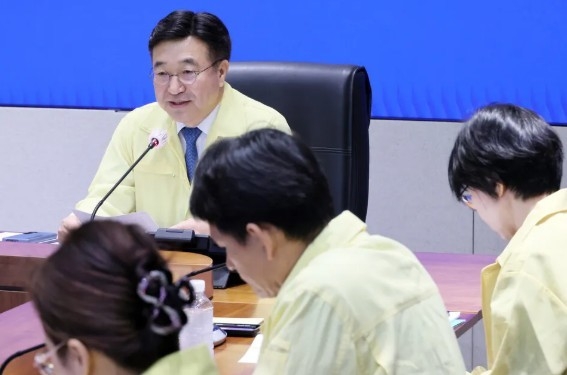 윤호중 행정안전부 장관이 9일 서울 종로구 정부서울청사 상황센터에서 국가정보자원관리원 행정정보시스템 화재 관련 중앙재난안전대책본부 10차 회의를 주재하고 있다. (사진=연합뉴스 제공)