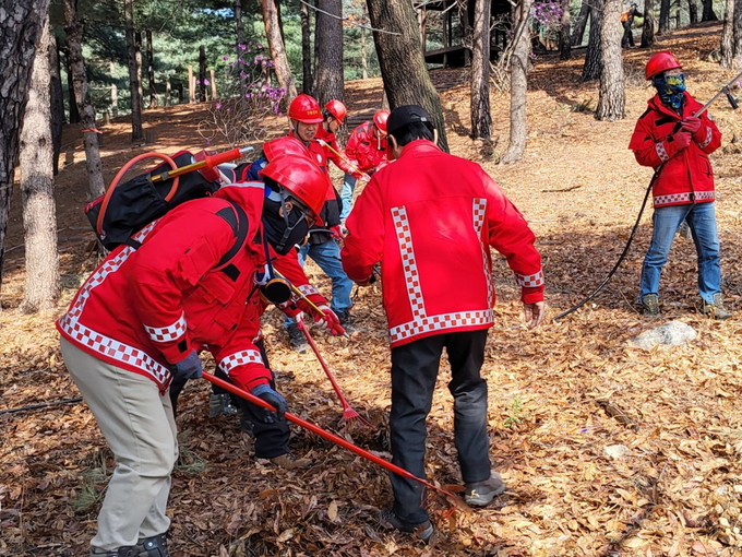 시흥시는 오는 20일부터 12월 15일까지 가을철 산불조심 기간에 ‘산불방지대책본부’를 운영한다. (사진=시흥시 제공)
