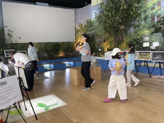 가평군은 오는 24일부터 내달 2일까지 북면 도대리 명지산 생태전시관에서 가을 전시회 '자연, 예술을 완성하다!'를 연다. (사진=가평군 제공)