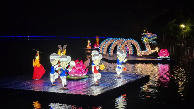 포천 산정호수 조각공원에서 억새꽃 축제가 개최됐다. (사진=포천시 제공)