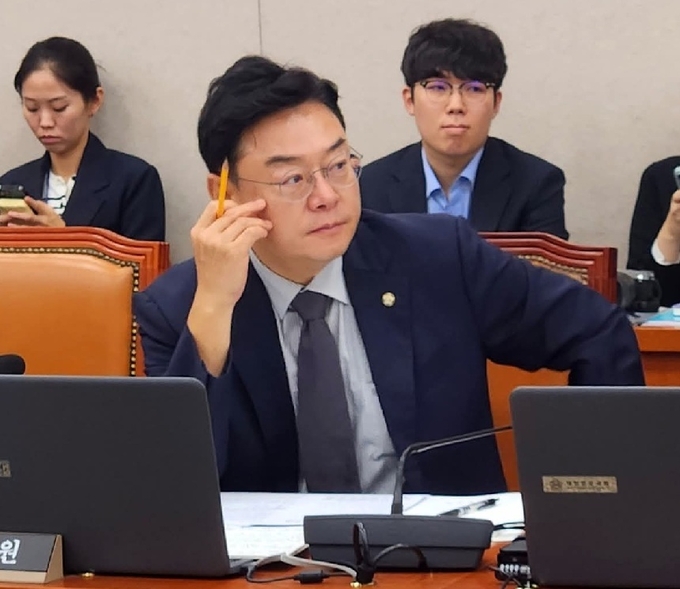 [2025 국감인물] 산업통상자원중소벤처기업위 김성원 의원
