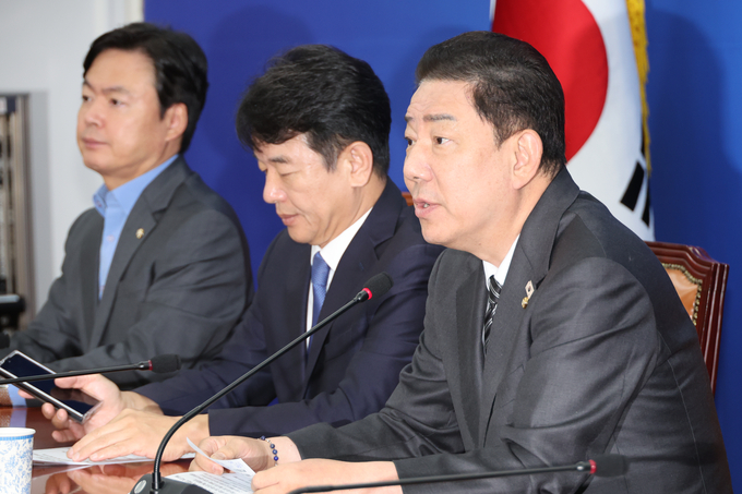 김병기 더불어민주당 원내대표가 19일 국회에서 국정감사 등 현안 관련 기자간담회를 하고 있다. (사진=연합뉴스)