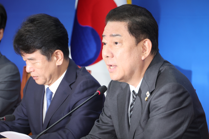 김병기 더불어민주당 원내대표가 19일 국회에서 국정감사 등 현안 관련 기자간담회를 하고 있다. (사진=연합뉴스)