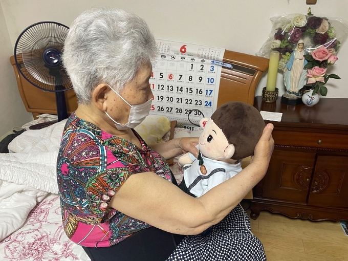 고양시 위험 모니터링과 돌봄서비스를 돕는 AI 돌봄 로봇 ‘효돌이’. (사진=고양시 제공)<br>

