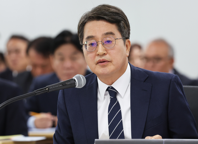김동연 경기도지사가 20일 경기도청에서 열린 국회 국토교통위원회의 경기도에 대한 국정감사에서 질의에 답하고 있다. (사진=연합뉴스)