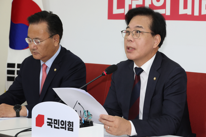 송언석 국민의힘 원내대표가 20일 국회에서 국정감사 중간평가 등 현안 관련 기자간담회를 하고 있다. (사진=연합뉴스)