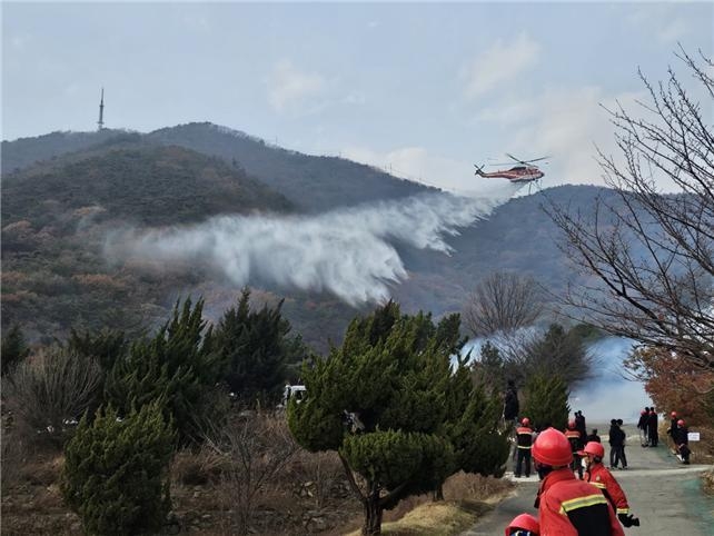 인천시가 오는 12월 15일까지 가을철 산불조심기간에 맞춰 본격적 산불방지 활동을 전개한다. ( 사진=인천시 제공 )
