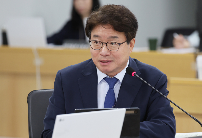염태영(민주·수원무) 의원이 20일 경기도청에서 열린 국회 국토교통위원회의 경기도에 대한 국정감사에서 질의하고 있다. (사진=연합뉴스)