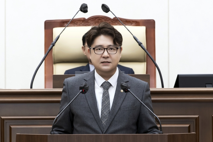 두번째 5분 발언을 얻은 이희성 의원이 상하수도 안전 문제를 거론하고 있다. (사진=김포시의회 제공) 