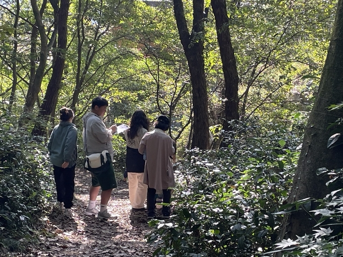 지난 25일과 26일 교보교육재단은 전남 나주시 국립나주숲체원에서 법무부 보호기관 공무원과 가족 30여 명을 대상으로 '2025나눔숲캠프'를 진행했다. (사진=교보교육재단 제공)