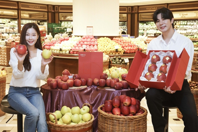 신세계백화점이 가을에만 한정적으로 만날 수 있는 ‘감홍 사과’를 소개한다. (사진=신세계백화점 제공)