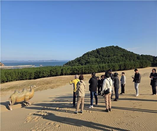 인천시가 지난 22일부터 24일까지 백령·대청 지질공원의 가치를 알리기 위해 언론사 초청 현장방문 행사를 개최했다. ( 사진=인천시 제공 )