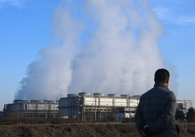  2024년 12월 19일 파주시 파주읍 에너지서비스 화력발전소에서 수증기가 나오고 있다. (사진=경기신문DB)