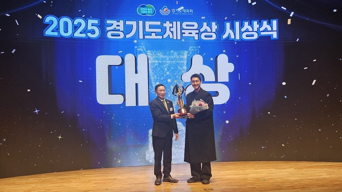 '스마일 점퍼' 우상혁, 2025 경기도체육대상 영예
