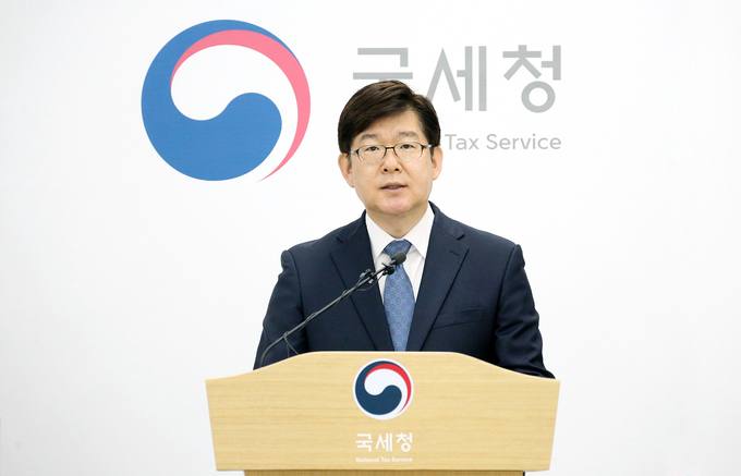 김진현 개인납세국장이 9일 정부세종2청사 국세청 기자실에서 7월 부가가치세 신고 관련 브리핑을 하고 있다 (사진=연합뉴스 제공)