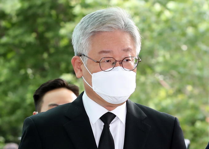 고 박원순 서울시장 빈소 조문하는 이재명 경기지사.(사진=연합뉴스 제공)