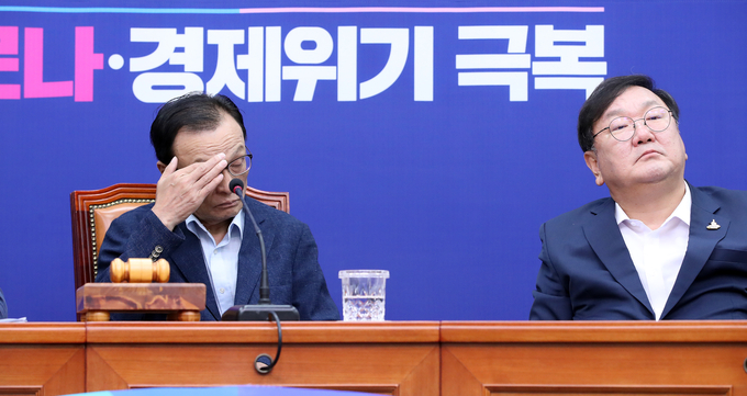 피해자에 직접 사과한 민주당 이해찬 대표.(사진=연합뉴스 제공)