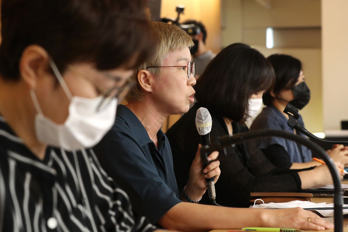22일 진행된 '서울시장에 의한 위력 성폭력 사건 2차 기자회견에서 김재련 변호사가 발언하고 있다. (사진=연합뉴스 제공)
