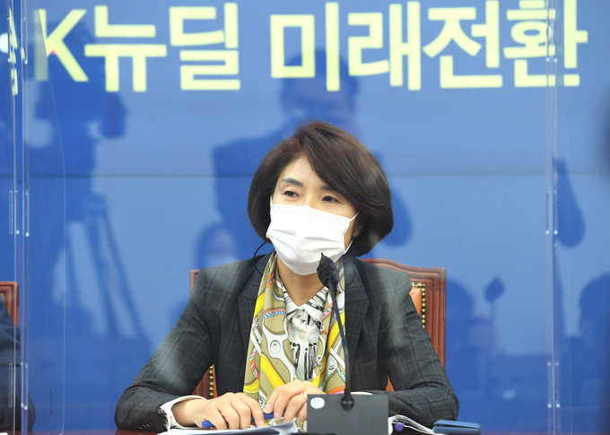 발언하는 민주당 한정애 정책위의장(사진=연합뉴스)