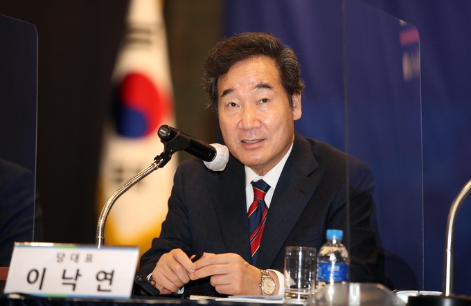 더불어민주당 이낙연 대표가 4일 오전 대구 북구 호텔인터불고 엑스코에서 열린 대구·경북 현장 최고위원회 회의에서 발언하고 있다.(사진=연합뉴스)