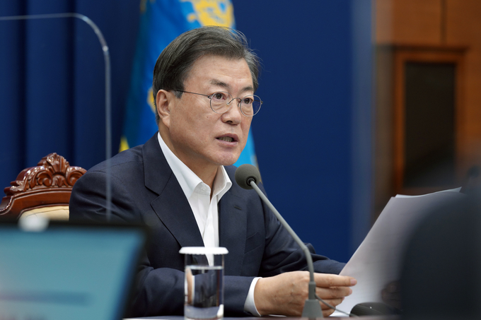 문재인 대통령이 9일 청와대에서 수석·보좌관 회의를 주재하고 있다.(사진=연합뉴스)