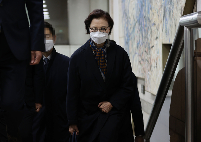 항소심 선고공판에 출석하고 있는 이명희씨. (사진=연합뉴스 제공)