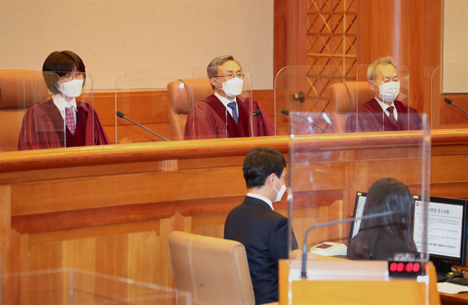 28일 공수처법 위헌 여부 선고하는 헌재 재판관들. (사진=연합뉴스 제공)