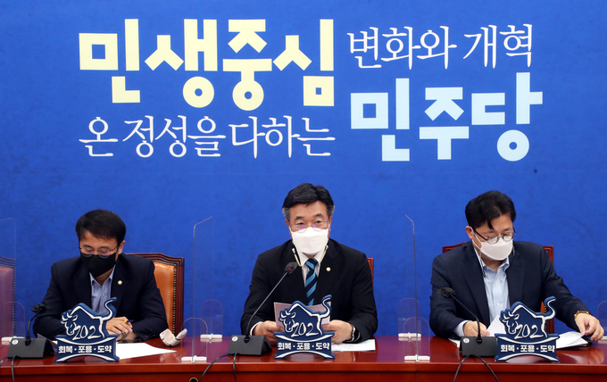 정책조정회의에서 발언하는 윤호중 비대위원장. (사진=연합뉴스 제공)