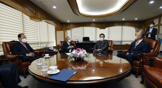 이낙연, 경총 송경식 회장과 차담회 (사진 = 연합뉴스 제공)
