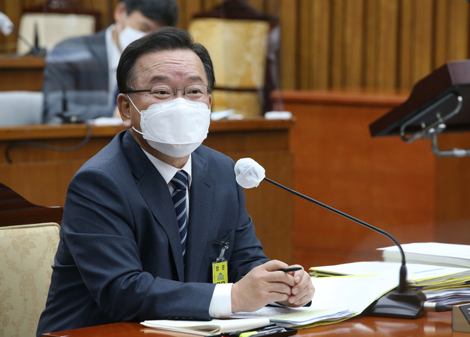 답변하는 김부겸 국무총리 후보자. (사진=연합뉴스 제공)
