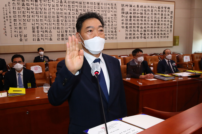 선서하는 김오수 검찰총장 후보자. (사진=연합뉴스)