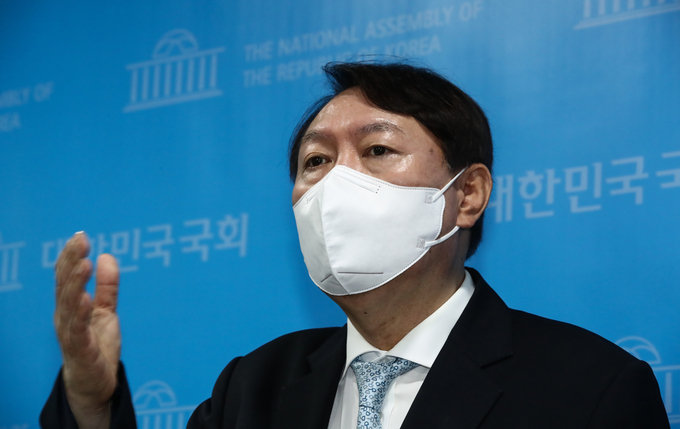 국회 소통관 방문한 윤석열 전 검찰총장