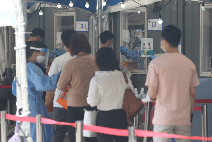 분주한 선별검사소. (사진=연합뉴스)