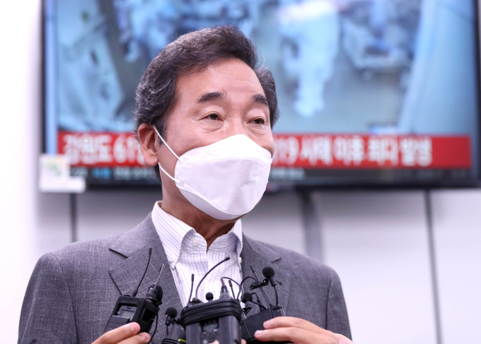 이낙연, 경남도청 출입기자단과 대화 (사진 = 연합뉴스 제공)