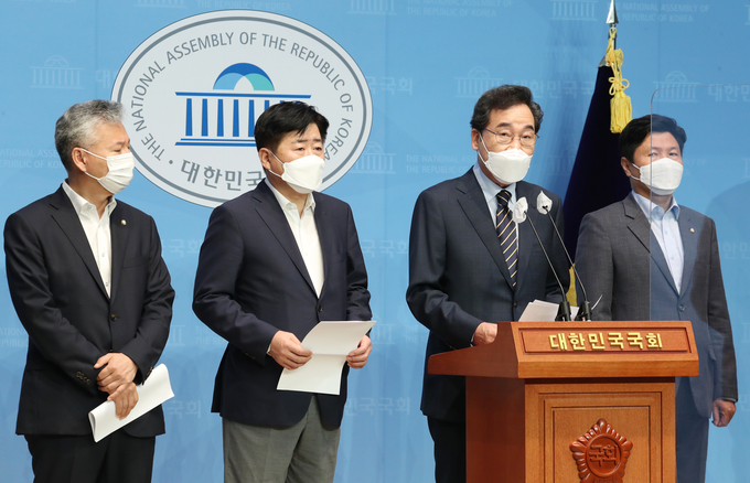 경제성장 전략 발표하는 민주당 이낙연 전 대표 (사진 = 연합뉴스 제공)