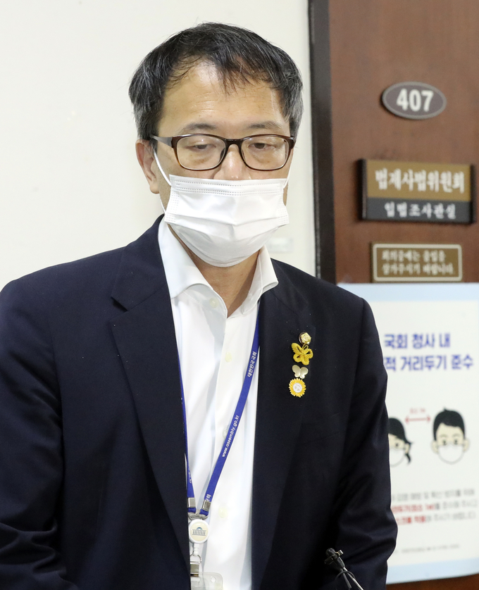 언론중재법 처리 후 인터뷰하는 박주민 (사진 = 연합뉴스)