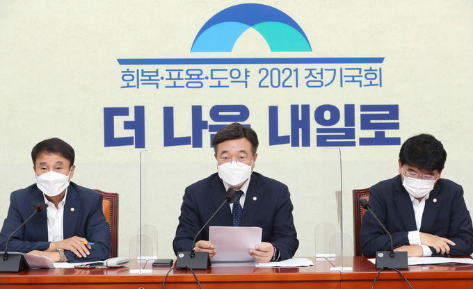 발언하는 민주당 윤호중 원내대표 (사진 = 연합뉴스 제공)