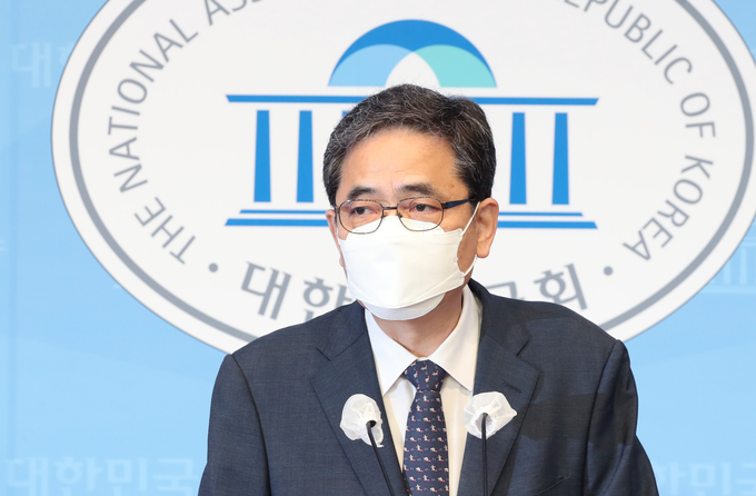 의원직 사퇴하는 무소속 곽상도 의원. (사진=연합뉴스)