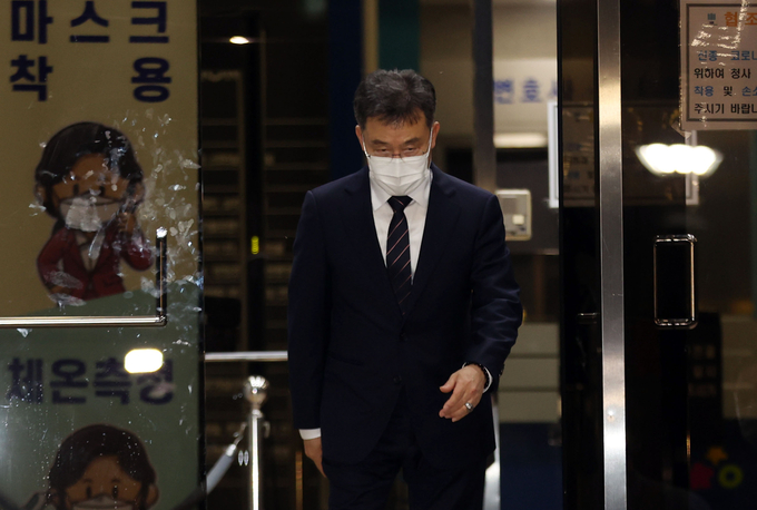 조사 마치고 검찰 나서는 김만배 씨. (사진=연합뉴스)