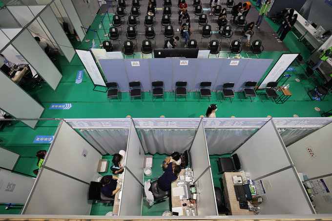 곧 백신 접종 완료율 70%…위드코로나 전환되나. (사진=연합뉴스)