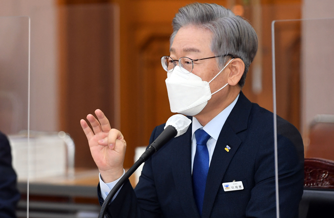 답변하는 이재명 경기도지사 (사진 = 조병석 기자)