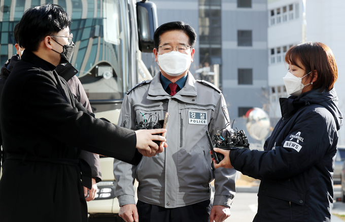 '층간소음 흉기난동' 담당 경찰서를 방문한 김창룡 경찰청장. ( 사진 = 연합뉴스 제공 )