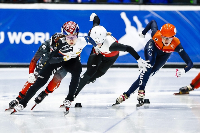 쇼트트랙 월드컵 4차 여자 1000m 금메달 딴 최민정. (사진=연합뉴스)
