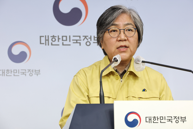정은경 중앙방역대책본부장(질병관리청장)이 7일 정부서울청사 브리핑실에서 오미크론 대응 방역·의료체계 개선방안을 발표하고 있다. (사진=연합뉴스)