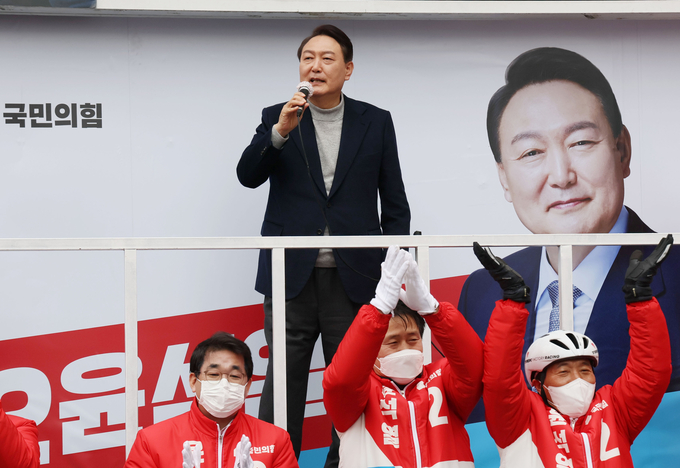 26일 인천 찾아 지지 호소하는 윤석열. ( 사진 = 연합뉴스 제공 )