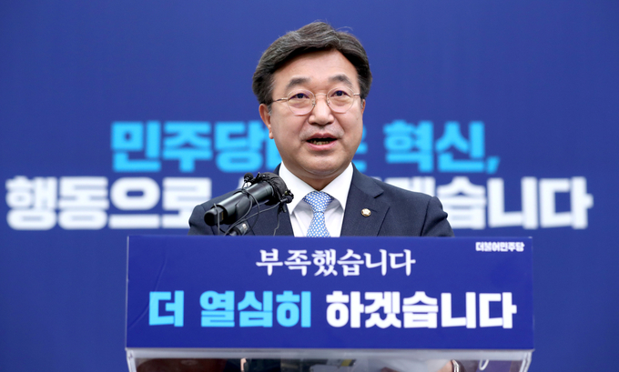 더불어민주당 윤호중 공동비상대책위원장이 20일 오후 국회에서 기자간담회를 열고 비대위 운영과 당 쇄신 방안 등을 발표하고 있다. (사진=연합뉴스)